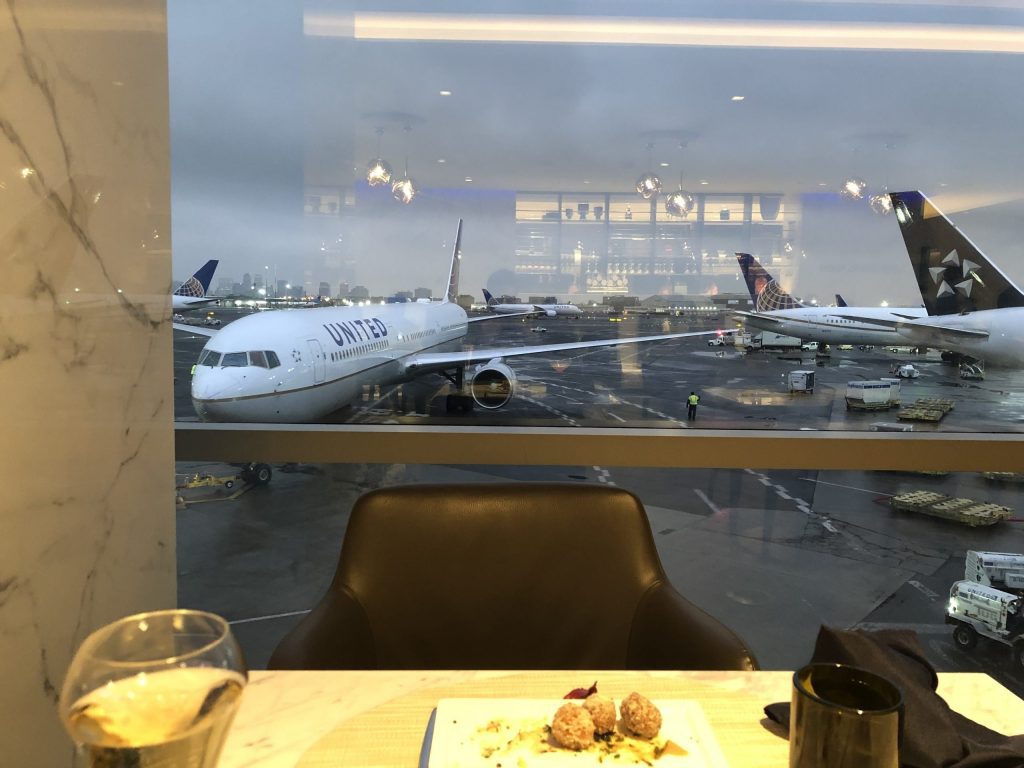 United Polaris Lounge Runway View